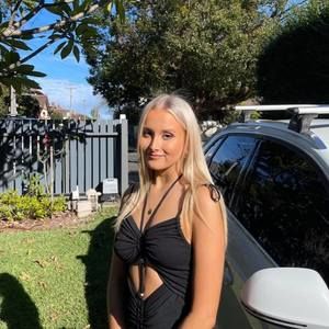 Meet your Posher, Isabella